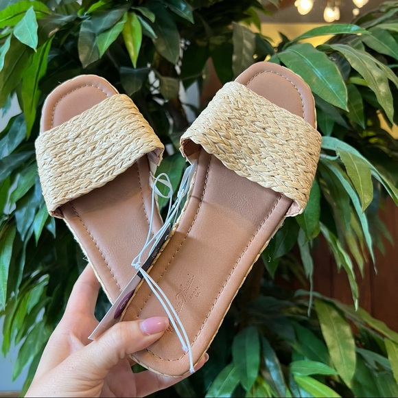 NWT Universal Thread Mardi Natural Woven Straw Like Platform Sandals Slides - Picture 2 of 4